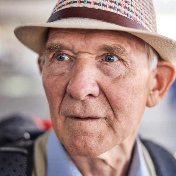 cosa comporta l'invecchiamento cerebrale negli anziani?